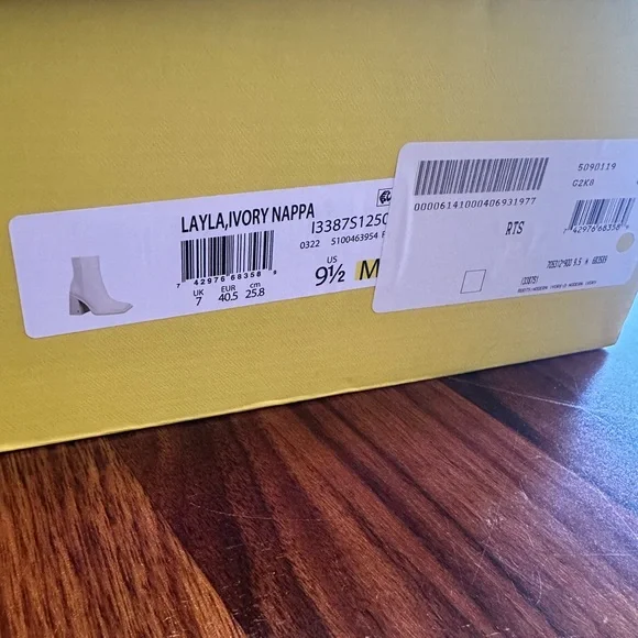 Circus By Sam Edelman Layla Modern Ivory Square Toe Stacked Heel Boots 9.5 - Picture 8 of 9